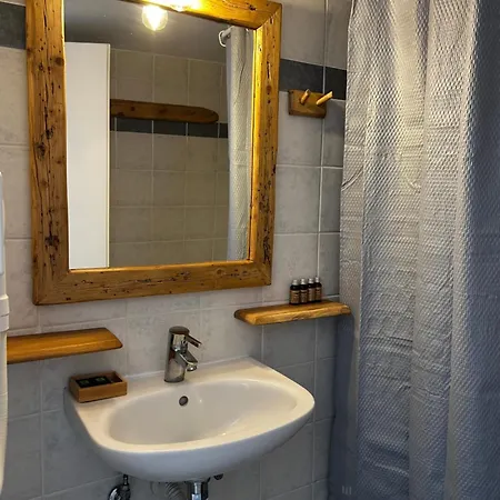 Livadia Aparthotel *