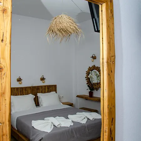 Livadia Aparthotel *
