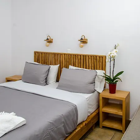 Livadia Aparthotel *