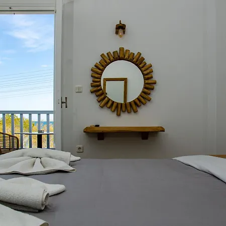 Livadia * パロス島
