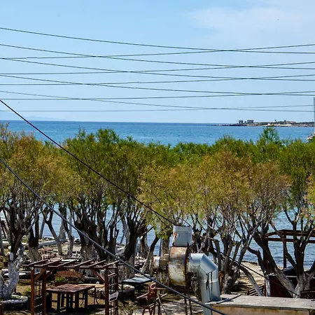 Livadia アパートホテル パロス島