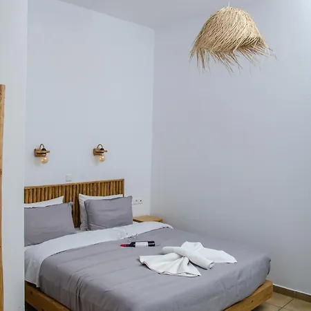Livadia Aparthotel *