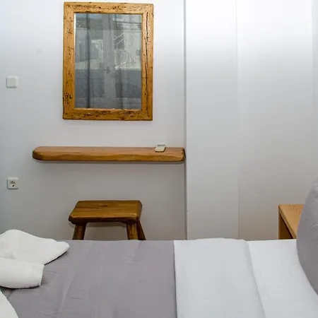 Livadia Aparthotel *
