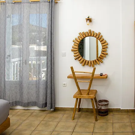 Livadia * パロス島