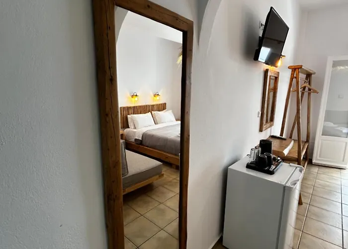 里瓦几亚酒店 Páros