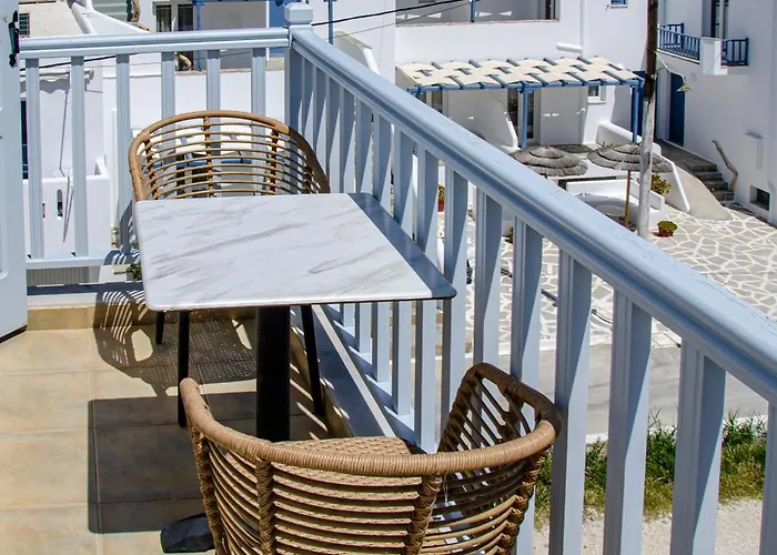 里瓦几亚酒店 Páros