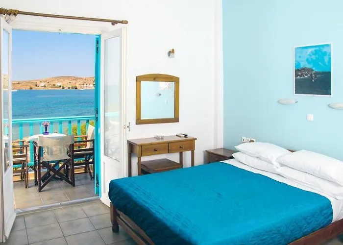 里瓦几亚酒店 * Páros